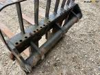 Pallet forks with Manitou hitch 12