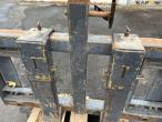 Pallet forks with sack lifts 10
