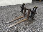 Pallet forks with Terex hitch 1