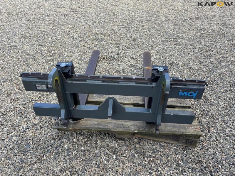 Pallet forks with Thaler hitch 6