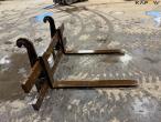 Pallet forks with Volvo Hitch 4