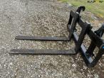 Pallet forks with Volvo hitch 14
