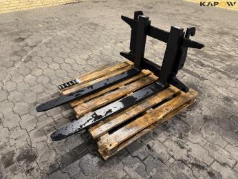 Pallet forks with Weidemann hitch