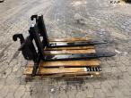Pallet forks with Weidemann hitch 4