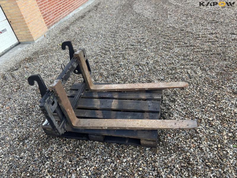 Pallet forks with Weidermann Hitch 4