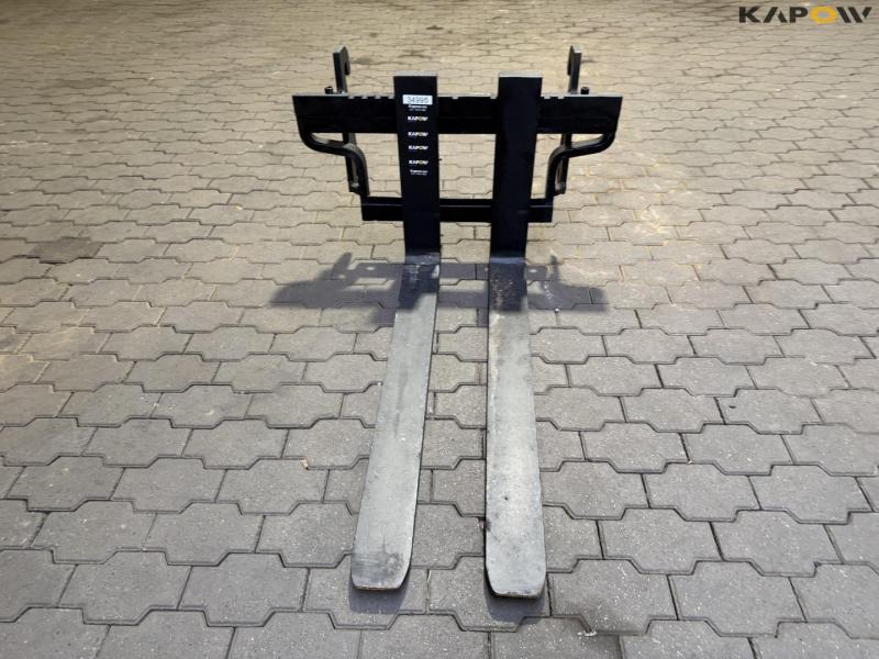Pallet forks with Weidermann hitch 2