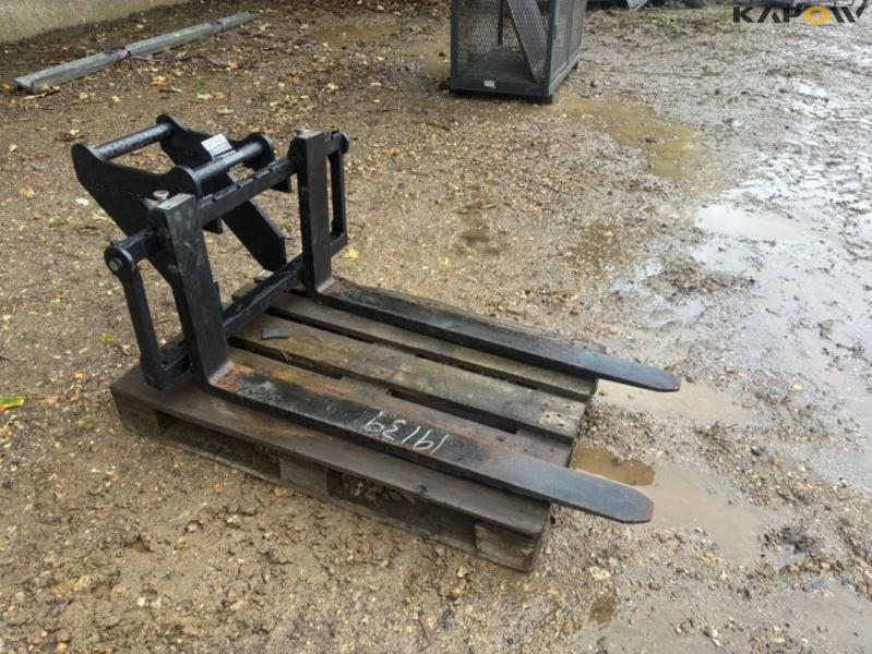 Pallet forks for excavator 3