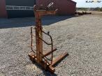 Pallet forks for crane 2