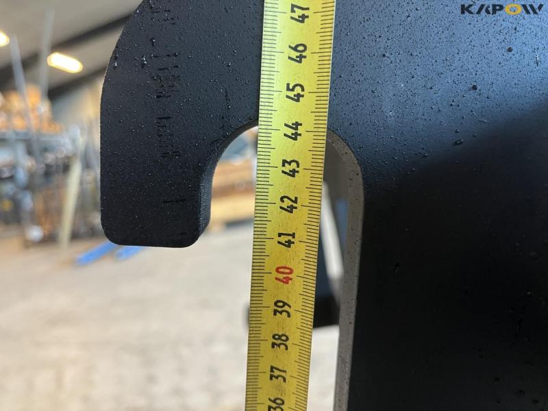 Pallet forks with Hydrema hitch 10