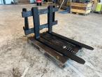 Pallet forks with Hydrema hitch 3