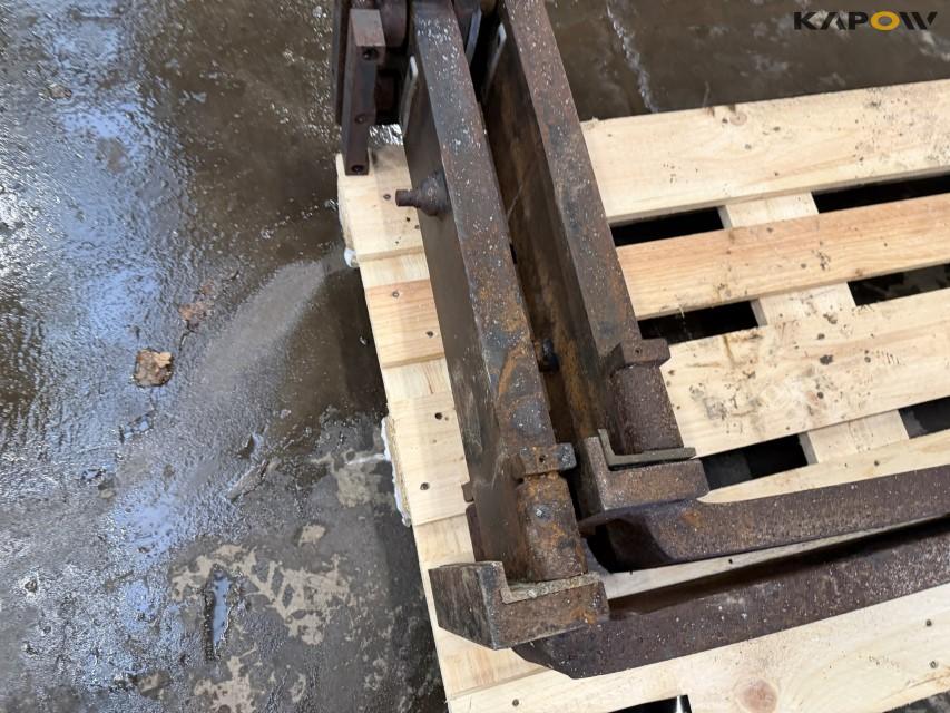 Pallet forks 11