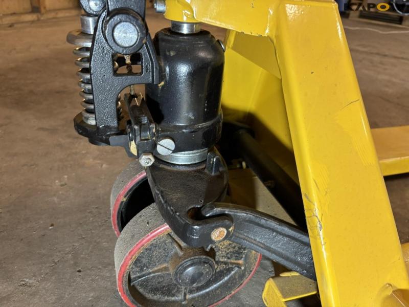 Pallet truck 2.5 tons 15