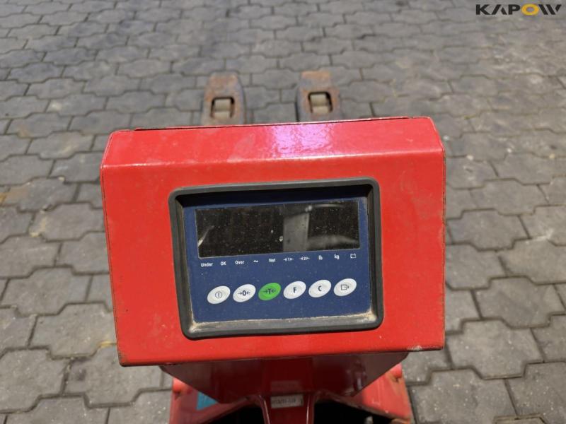 Pallet truck with scale 9