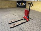 Pallet truck with scale 1