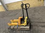Pallet truck 8