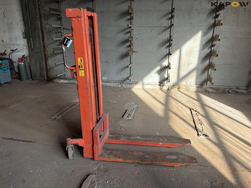 Pallet truck 5