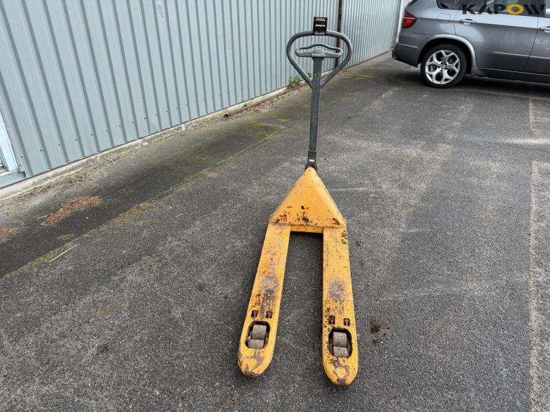 Pallet truck 2