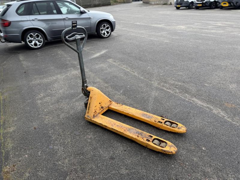 Pallet truck 3