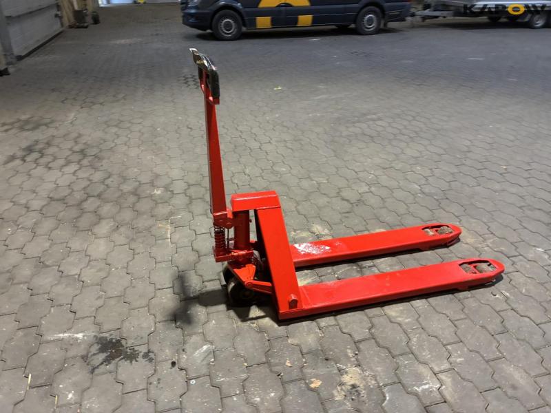Pallet truck 3