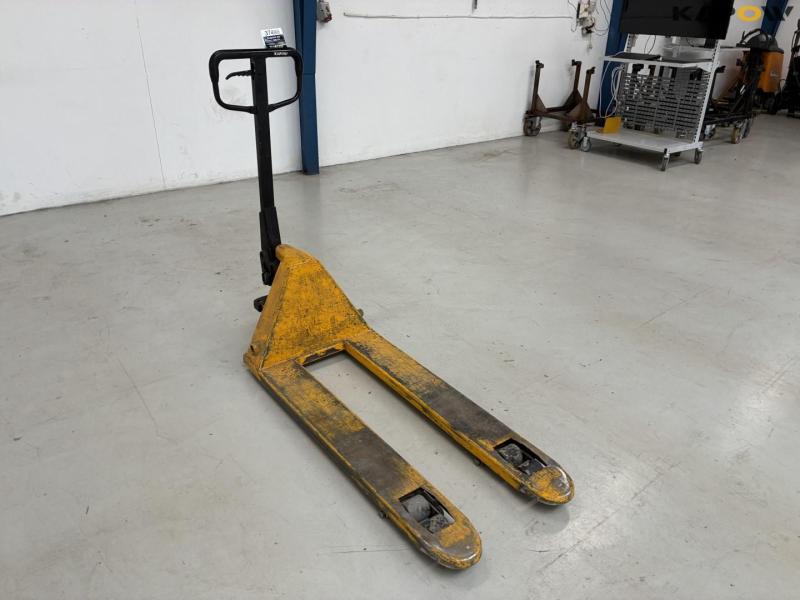 Pallet truck 3
