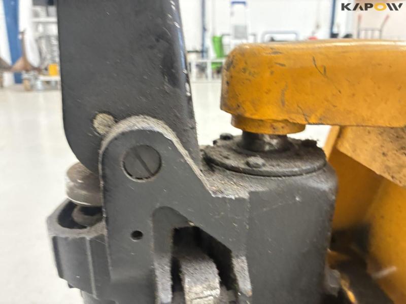 Pallet truck 11