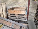 Pallets + pallet frames 5