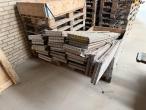 Pallets + pallet frames 9