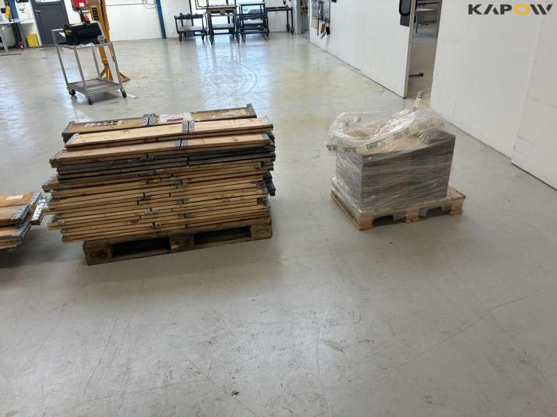 Pallet frames for half and full pallets 5