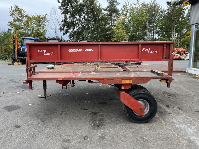 Parkland 325 bale trailer 8