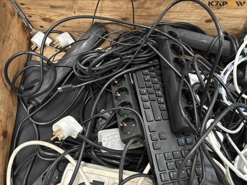 Computer equipment 21