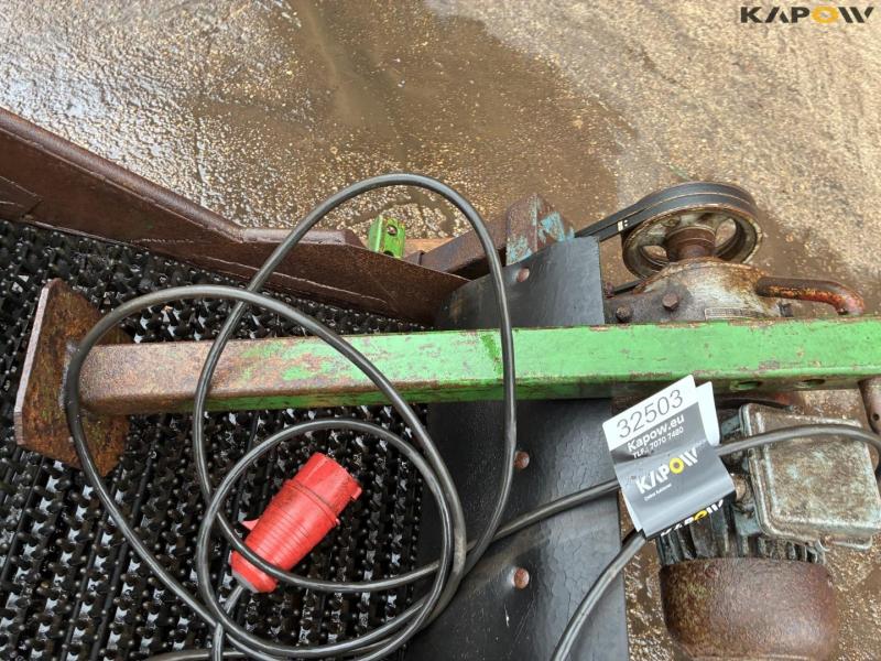 Spiked belt with electric motor 6