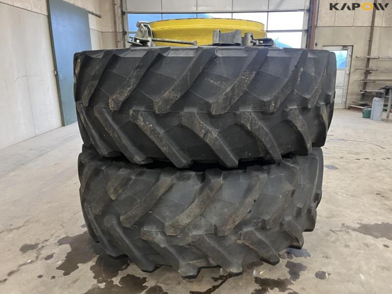 Pirelli 650/85-R38 twin wheels 2