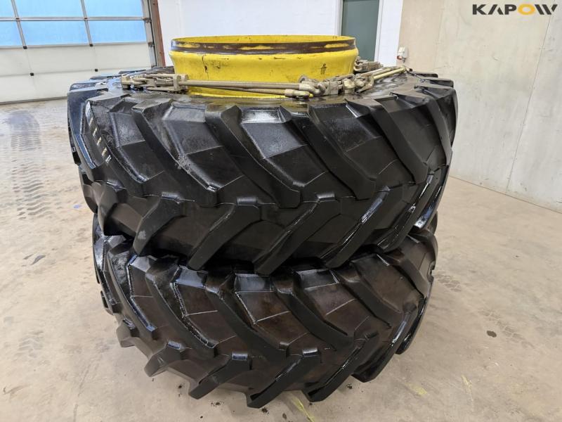 Pirelli 650/85-R38 twin wheels 5