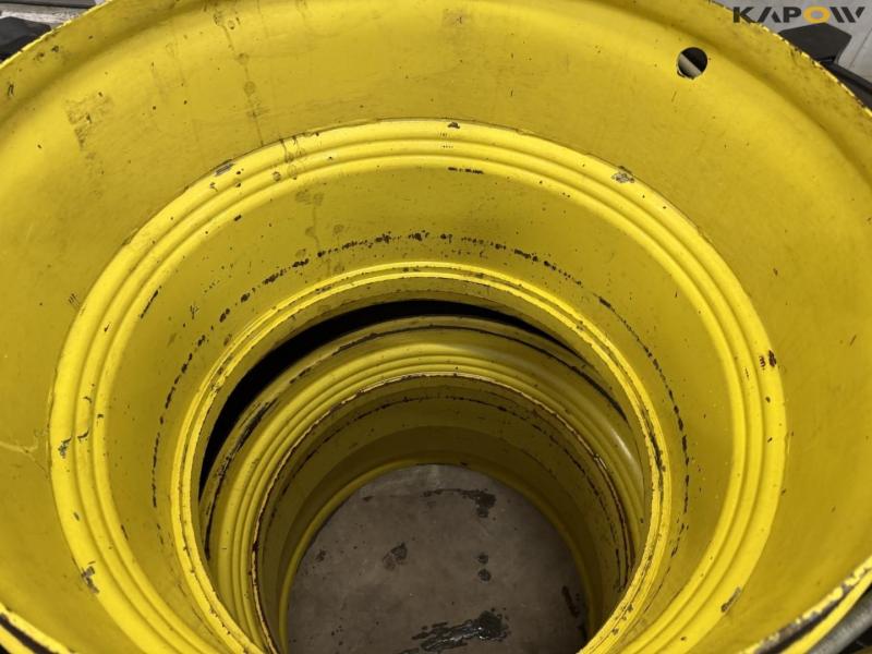 Pirelli 650/85-R38 twin wheels 12