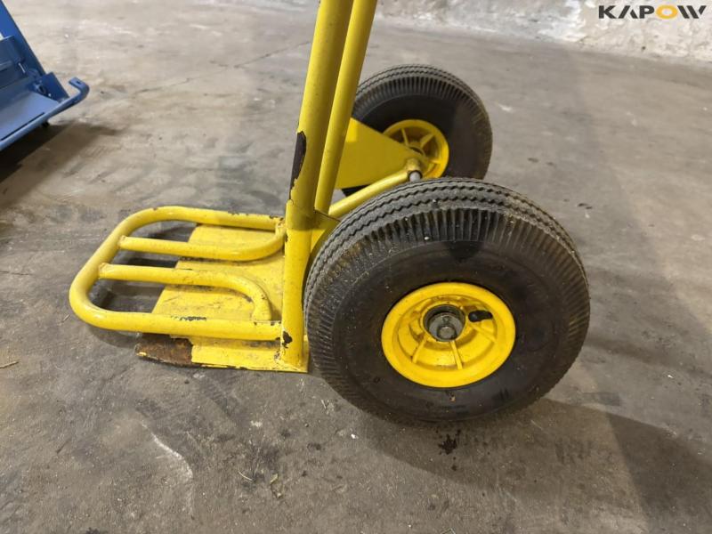 Sheet metal trestle and sack truck 19