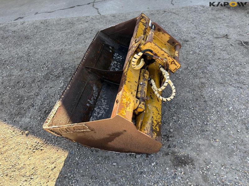 Grader bucket with Hydrema hitch 8