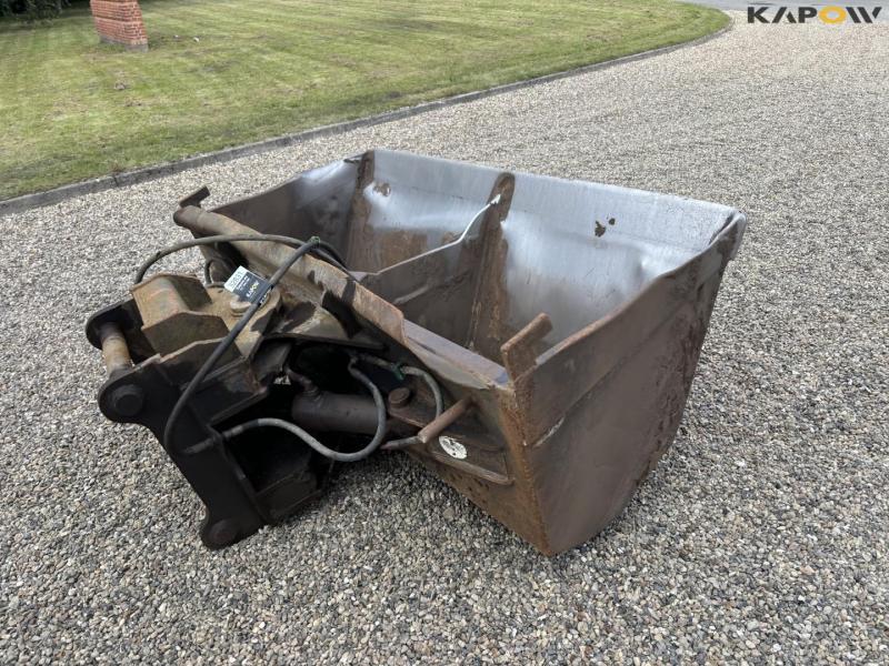 Grader bucket with S70 hitch 5