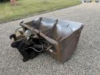 Grader bucket with S70 hitch 5