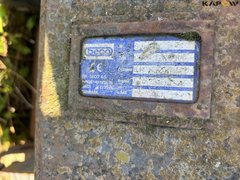 Grader bucket and digging tooth 23
