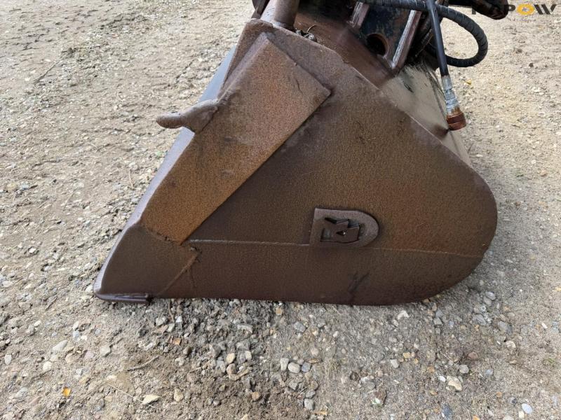 Planer bucket 16