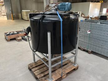Plastic tank 1000 liters with agitator