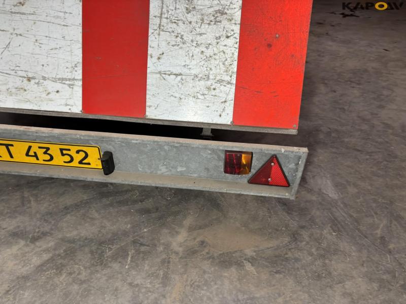 PMW 6 Sign trailer 30