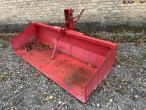 Præstbro 1400 rear tip bucket 1