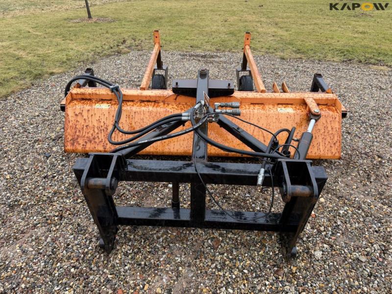 Præstbro broom with Terex hitch 2