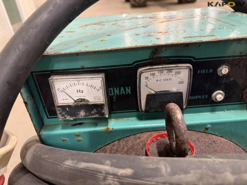 PTO generator with three-point hitch 11