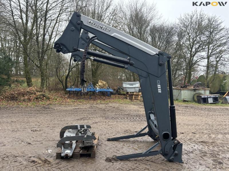 Quicke Q88 front loader with brackets 4