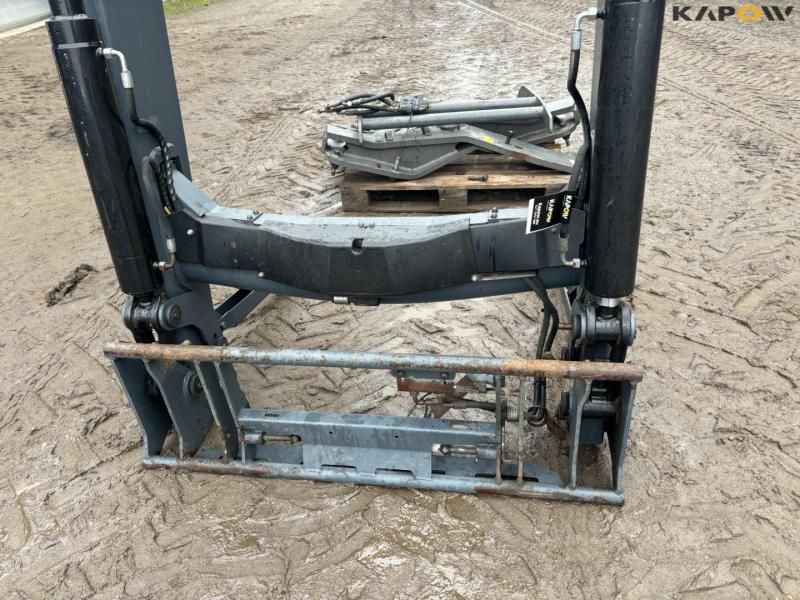 Quicke Q88 front loader with brackets 10