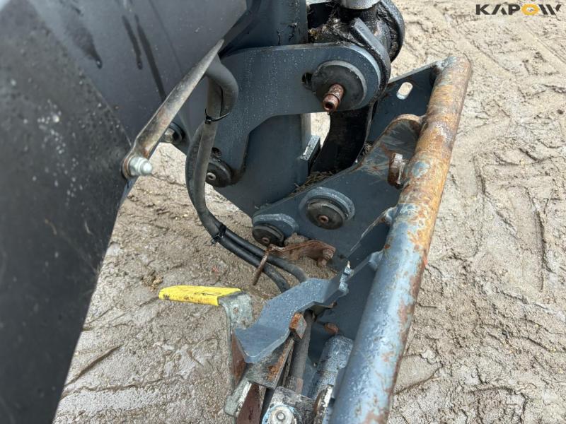 Quicke Q88 front loader with brackets 15