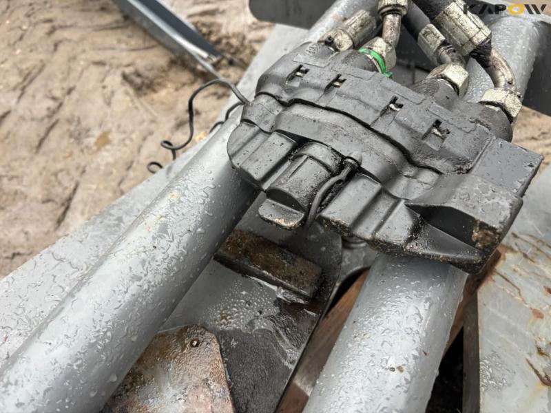 Quicke Q88 front loader with brackets 22