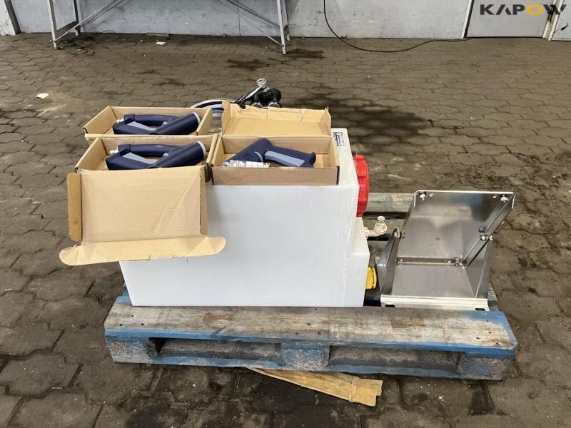 Raash hose reel with tank and handle 8